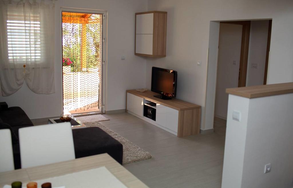 Apartman Mare Maslenica Zewnętrze zdjęcie